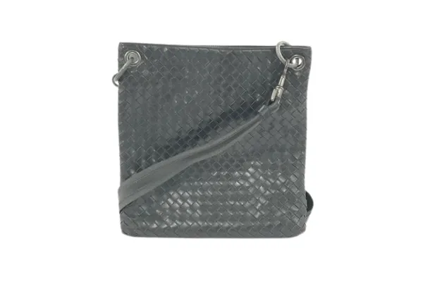 ボッテガ・ヴェネタのバッグの人気色