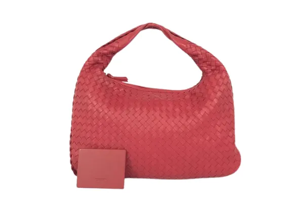 ボッテガ・ヴェネタのバッグを購入する前に知っておきたい価格改定の動向