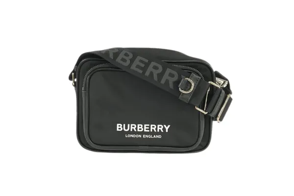 バーバリーがロゴを変更した理由と背景