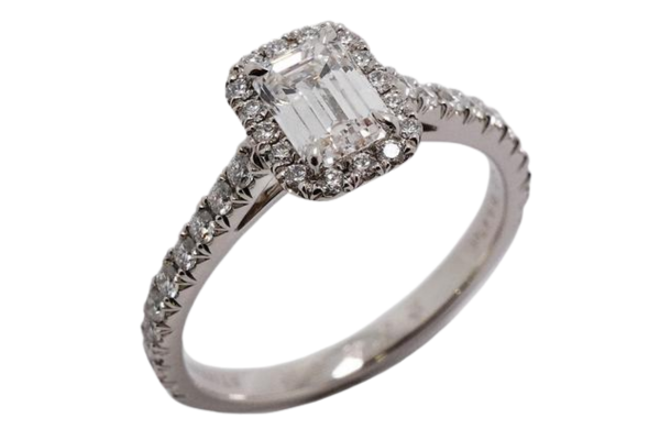 エメラルドカットダイヤモンドに関するよくある質問