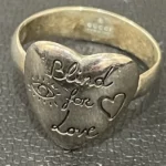 グッチ Blind for love リング
