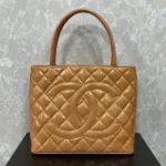 シャネル 1804 復刻トート エナメル