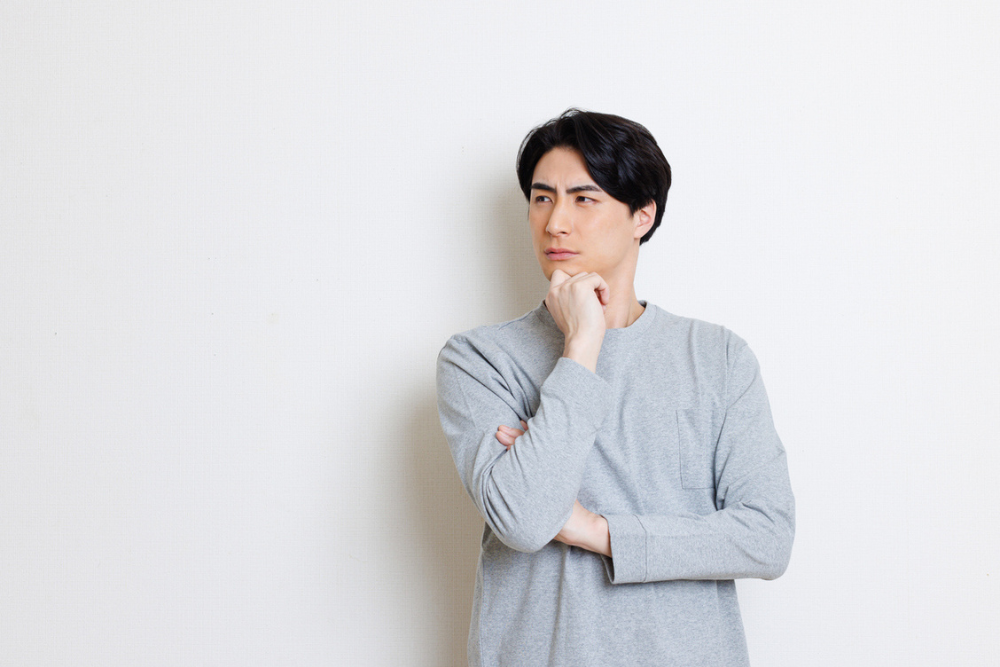 考える様子