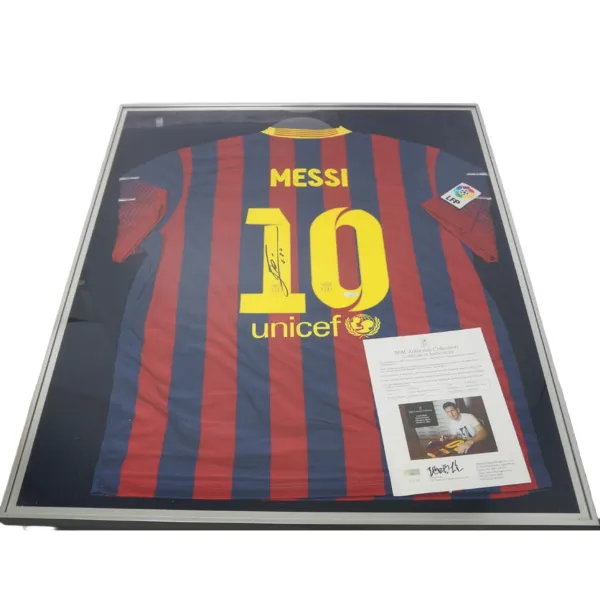 FCバルセロナ リオネル・メッシ 直筆サイン入り ユニフォーム 額 証明書入