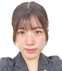 高橋　優香　店長