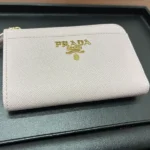 プラダ サフィアーノレザー