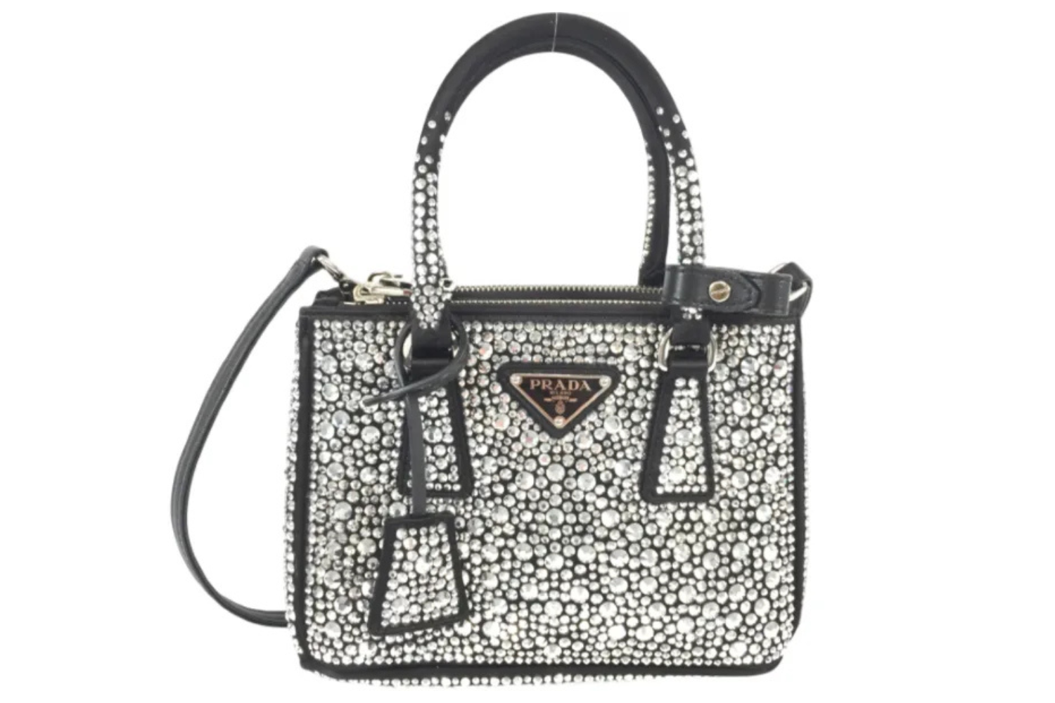 プラダ（PRADA）を愛用する年齢層とは？おすすめのバッグや財布についても紹介