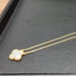 ヴァンクリーフ＆アーペル アルハンブラネックレス