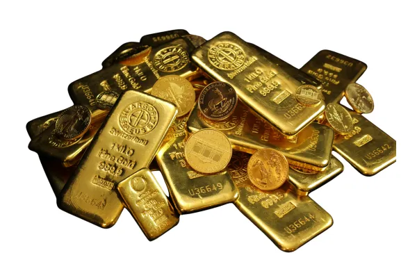大量の金のインゴットと金貨