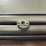 Pt900 エメラルド リング