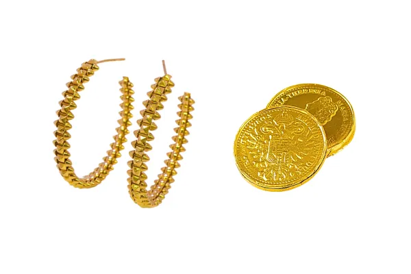 カルティエ ピアス 金のコイン