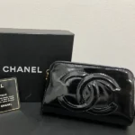 シャネル 化粧ポーチ パテント