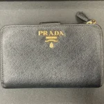 プラダ 財布 レザー