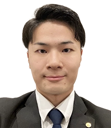 吉岡　優真　店長