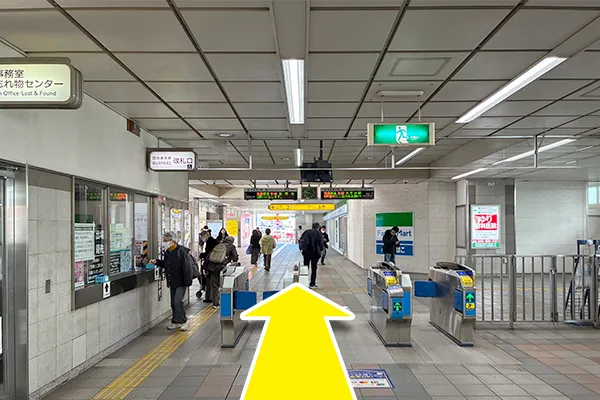 「立場駅」改札を出て、まっすぐ3番出口へ向かいます。