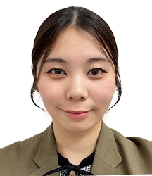 白川　弘華　店長