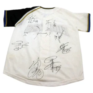 北海道日本ハムファイターズ FIGHTERS サイン入り ユニフォーム サイズ 130 詳細不明