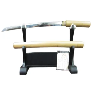 脇差 [長さ]一尺二寸五分五厘 [反り]0.3分 [目釘]2個 [銘](菊紋)豊後守 (以下切) 白鞘