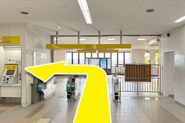 三河高浜駅の改札を通り左へ曲がります。
