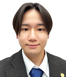 佐藤　遥翔　店長