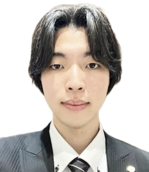 豊嶋　真叶　店長