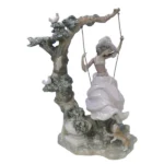 リヤドロ ブランコに乗る婦人