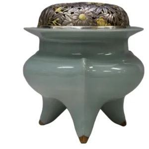 三代 諏訪蘇山造 青磁袴腰香炉 信幸造純銀四君子 高肉透彫火舎 共箱 二重箱 銀の重さ 約111g