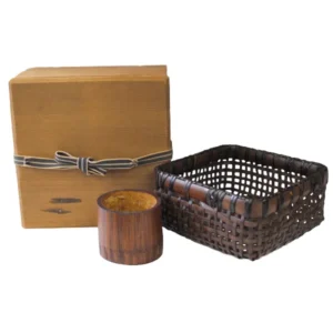 飯塚薫石 竹篭花入 銘あり 茶道具 華道具 花器 篭 竹工芸 木工 竹細工 伝統工芸品