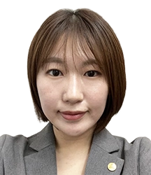 二村　有香　店長