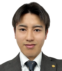 吉岡　海翔　店長