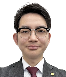 志和　慧一　店長