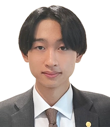 鈴木　渉夢　店長