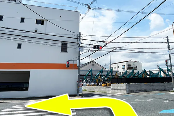 交差点「野」で左折します。