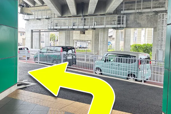 京成松戸線「北初富駅」改札を出て左手に曲がります。