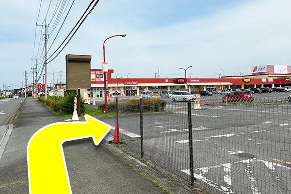 イール妻沼敷地内に入ります。