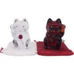 バカラ ラッキーキャット レッド (キズ有) レッドオクトゴン 招き猫 クリスタル オブジェ 座布団付き