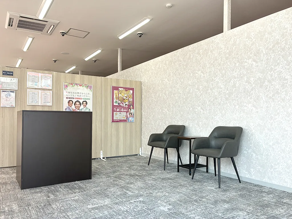 落ち着いた雰囲気の店内になります。