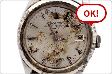 ケース内部に汚れ