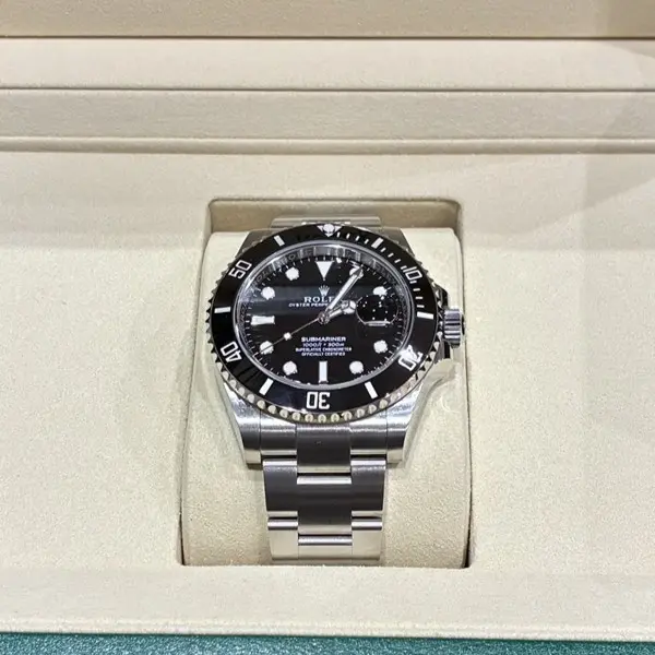 ロレックス　サブマリーナー　126610LN