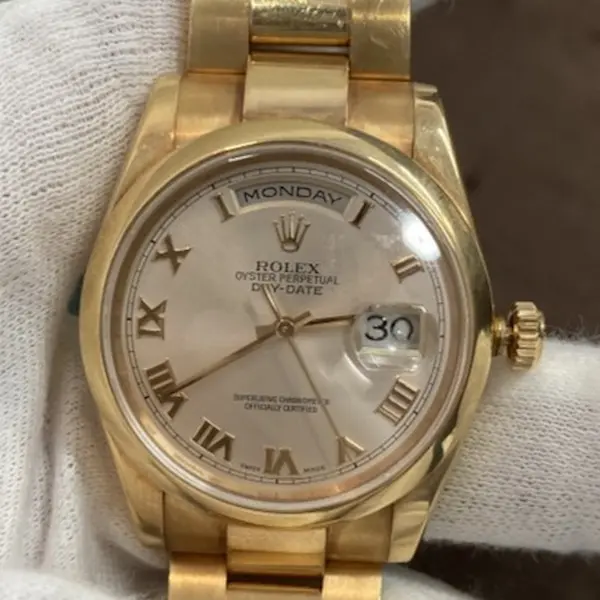 ロレックス　デイデイト　118205