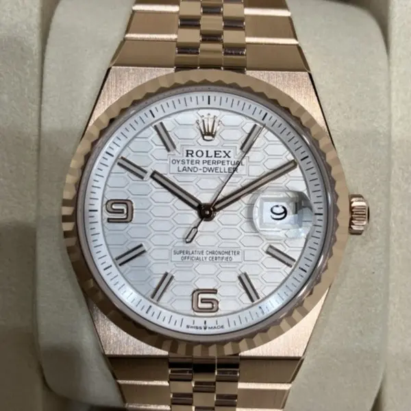 ロレックス　ランドドゥエラー　127235