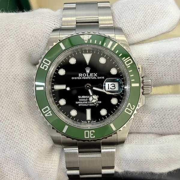 ロレックス　サブマリーナー　126610LV