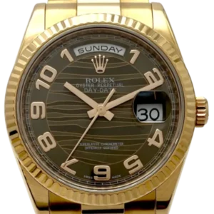 ロレックス デイデイト 118235F