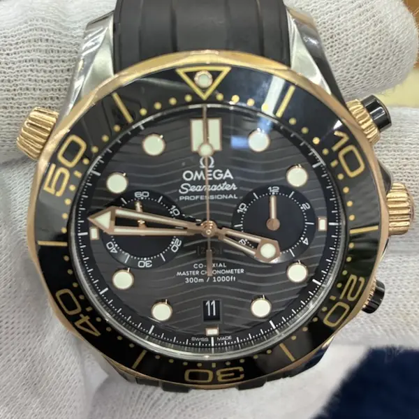 オメガ　シーマスター　300 コーアクシャル　マスタークロノメーター　210.22.44.51.01.001