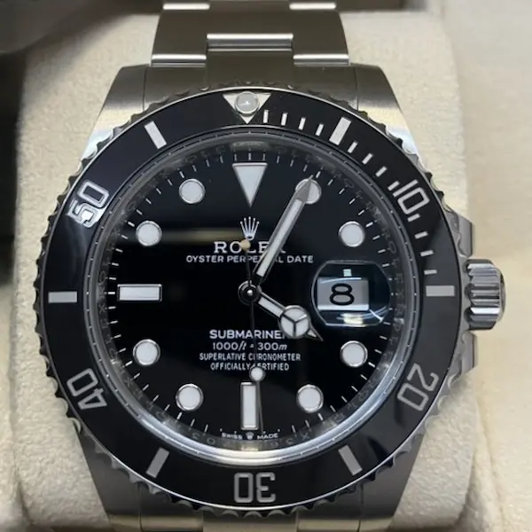 ロレックス　サブマリーナーデイト　126610LN