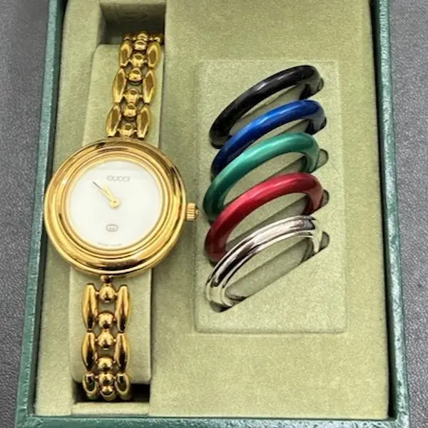 グッチ　チェンジベゼルウォッチ　1100-L
