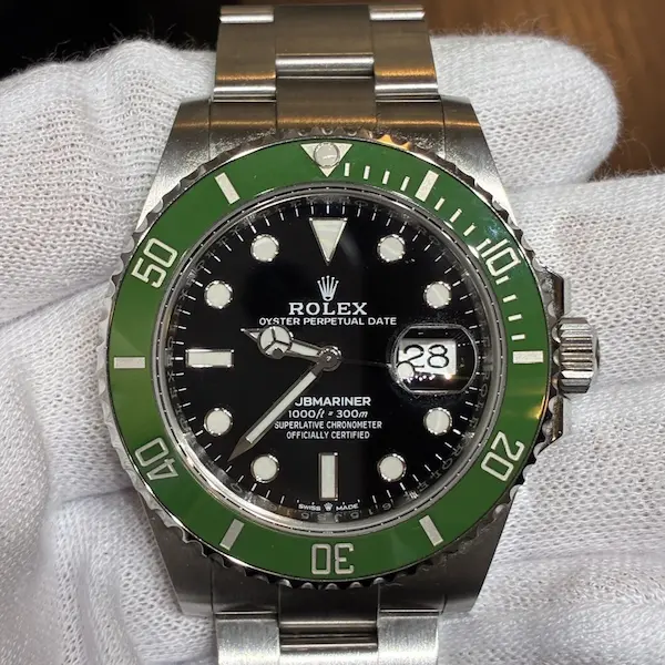 ロレックス　サブマリーナデイト　126610LV