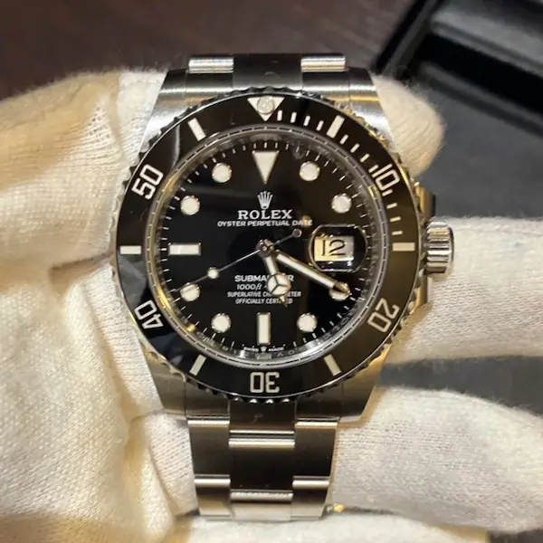 ロレックス　サブマリーナーデイト　126610LN