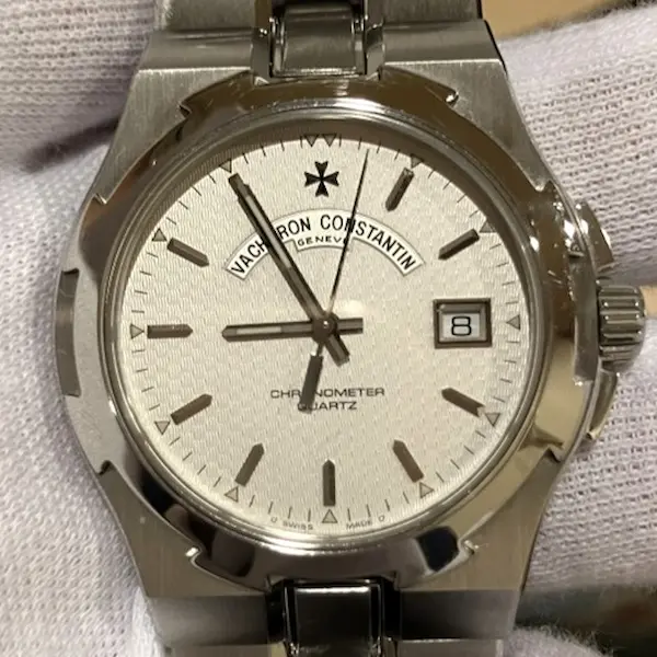 ヴァシュロン・コンスタンタン　オーヴァーシーズ　72040/423A