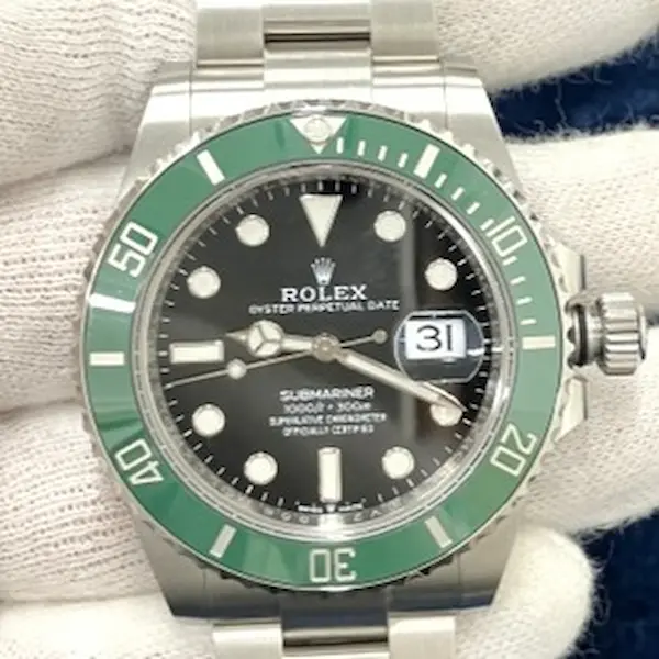 ロレックス　サブマリーナーデイト　126610LV